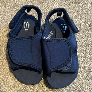 GAP Baby Navy Hook-and-Loop Sandals